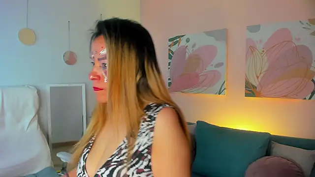 Snapshot of Ivonne_4 chatting on 04.23.26 Ivonne 4 online show from 04.23.26