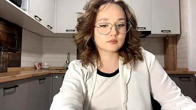 Snapshot of AinaSmith chatting on 02.28.26 AinaSmith online show from 02.28.26