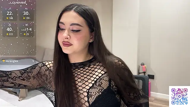 Snapshot of Sweet_BerryBabe chatting on 06.18.26 Sweet BerryBabe online show from 06.18.26