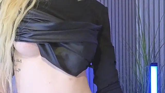 Snapshot of KarmaArms chatting on 04.07.26 KarmaArms online show from 04.07.26