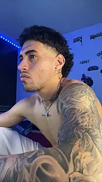 Snapshot of TOMAS_CONOR chatting on 02.25.26 TOMAS CONOR online show from 02.25.26