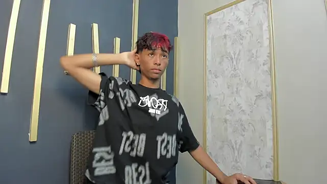 Snapshot of Little_Twink19x chatting on 02.23.26 Little Twink19x online show from 02.23.26