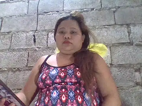 Snapshot of sweetlyn31 chatting on 08.05.26 sweetlyn31 online show from 08.05.26