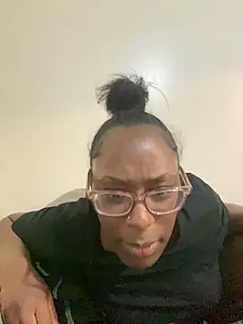 Snapshot of Sinfulwaterfalls chatting on 04.22.26 Sinfulwaterfalls online show from 04.22.26