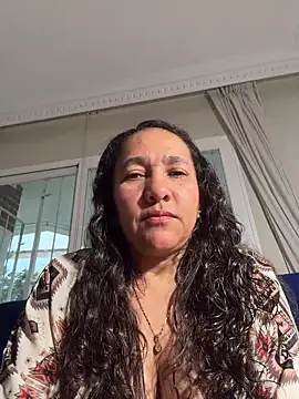 CrystalIvy online show from 04.17.26