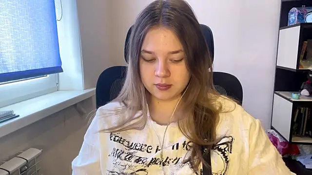 TomikoPfau online show from 03.23.26