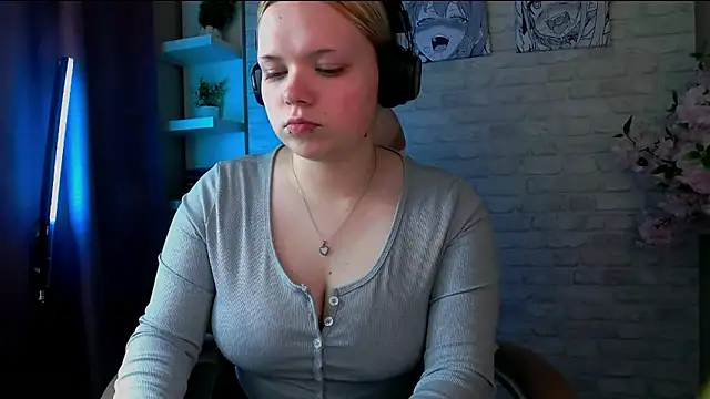 Snapshot of Karengilgun chatting on 02.26.26 Karengilgun online show from 02.26.26