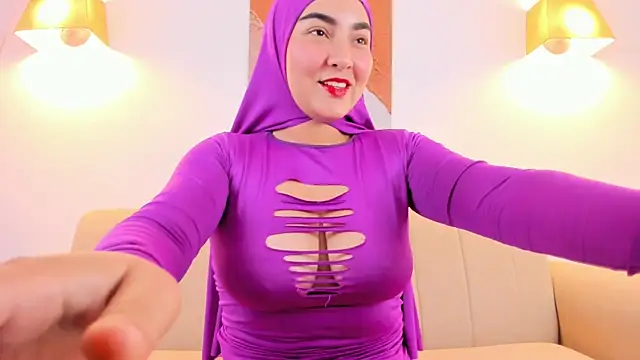 Snapshot of Malika_Noor chatting on 04.14.26 Malika Noor online show from 04.14.26