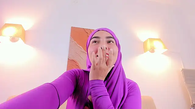 Snapshot of Malika_Noor chatting on 04.15.26 Malika Noor online show from 04.15.26