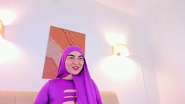 Snapshot of Malika_Noor chatting on 04.16.26 Malika Noor online show from 04.16.26