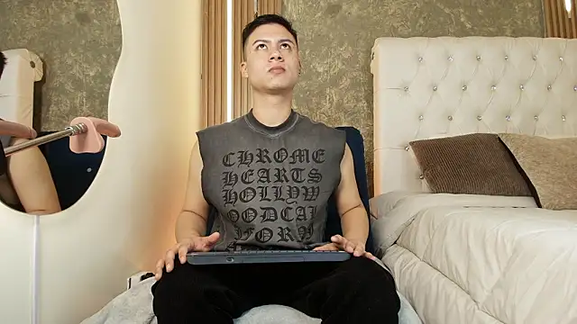 Stiven Zarek online show from 03.25.26