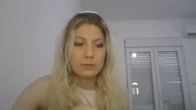 Foxy Bright online show from 03.28.26