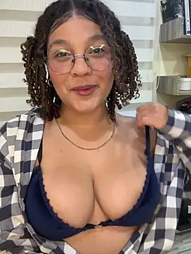 Snapshot of KendyLove_ chatting on 06.11.26 KendyLove online show from 06.11.26