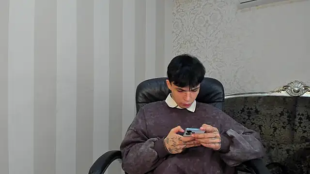 Snapshot of ClarkBev chatting on 02.22.26 ClarkBev online show from 02.22.26