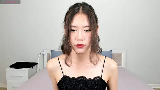 Snapshot of Kiraeko chatting on 04.17.26 Kiraeko online show from 04.17.26