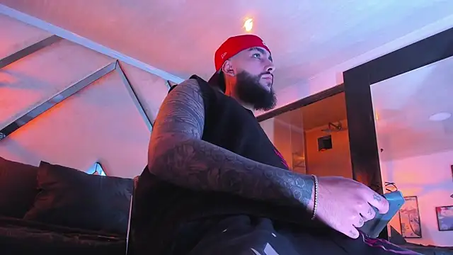 Snapshot of SantiagoHincapiie chatting on 02.26.26 SantiagoHincapiie online show from 02.26.26