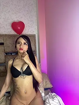 Snapshot of Lauraaa_pink18 chatting on 02.28.26 Lauraaa pink18 online show from 02.28.26