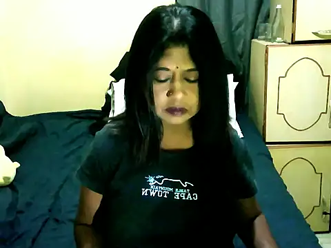 Snapshot of IndianPleasures21 chatting on 05.12.26 IndianPleasures21 online show from 05.12.26