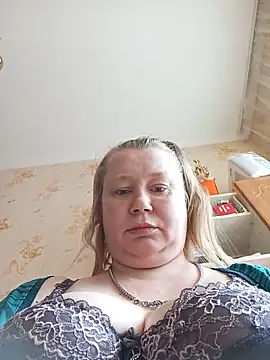 KiraStanton online show from 05.19.26
