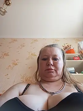 Snapshot of KiraStanton chatting on 06.19.26 KiraStanton online show from 06.19.26