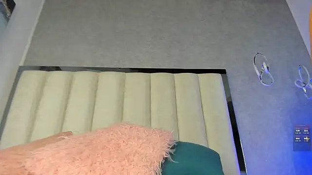 Snapshot of Ambarr_Moon_ chatting on 03.17.26 Ambarr Moon online show from 03.17.26