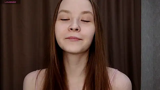 Snapshot of LeslieShay chatting on 04.28.26 LeslieShay online show from 04.28.26