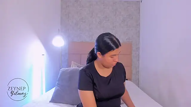 ZeynepYilmaz online show from 04.10.26