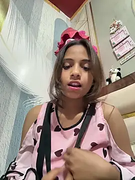 Snapshot of its_anuuu chatting on 02.25.26 its anuuu online show from 02.25.26