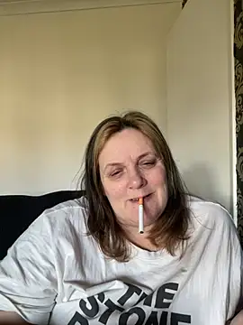 Busty-GilfQuinn online show from 02.22.26