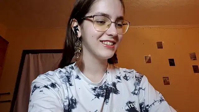 Snapshot of Katelemon chatting on 03.04.26 Katelemon online show from 03.04.26