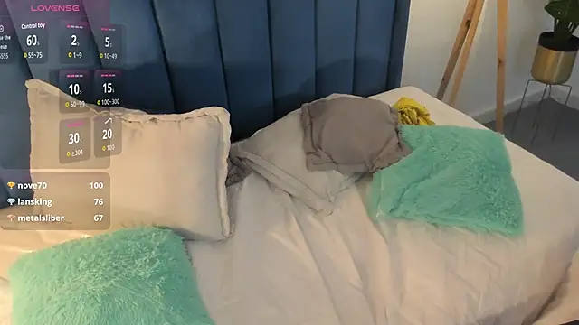 Snapshot of _jamiila chatting on 03.08.26 jamiila online show from 03.08.26