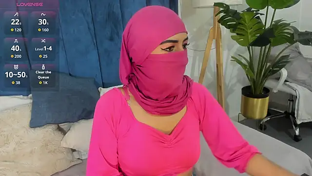 Snapshot of _jamiila chatting on 04.13.26 jamiila online show from 04.13.26