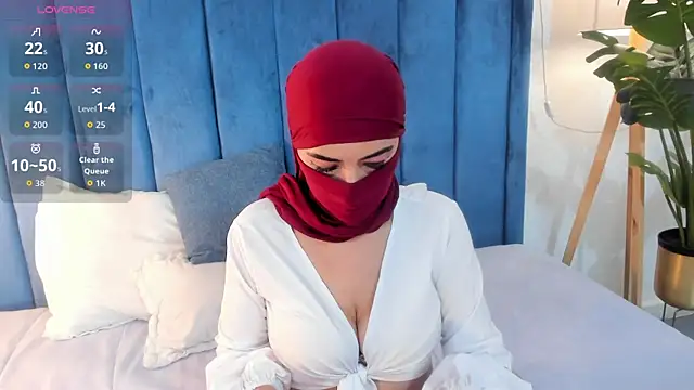 Snapshot of _jamiila chatting on 04.15.26 jamiila online show from 04.15.26