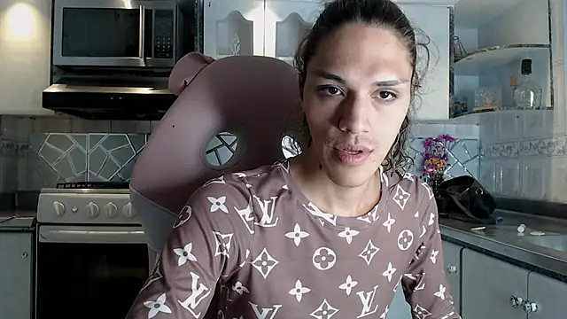 Snapshot of CrisOzzz chatting on 02.25.26 CrisOzzz online show from 02.25.26