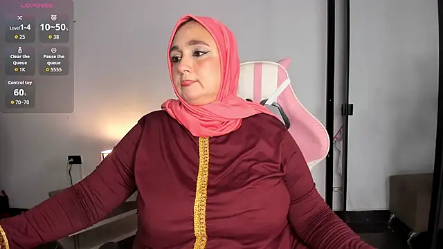 HijabiMilff online show from 06.01.26