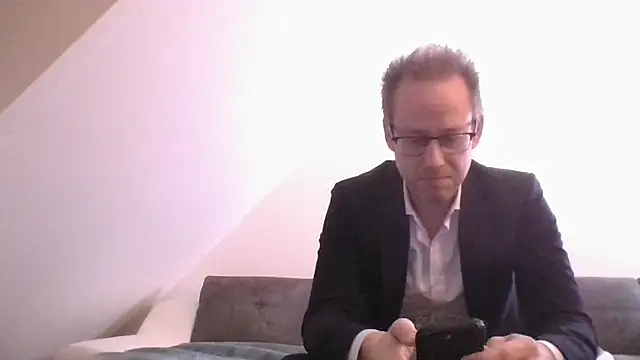 Lost in lace online show from 03.03.26