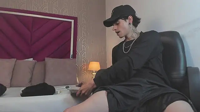 Dominic Foxx online show from 02.25.26