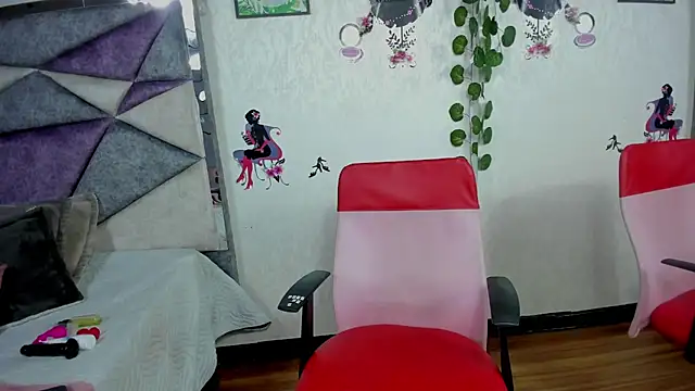 Snapshot of JennieRider chatting on 05.13.26 JennieRider online show from 05.13.26
