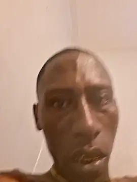 QUEENBSLIMG99 online show from 04.18.26