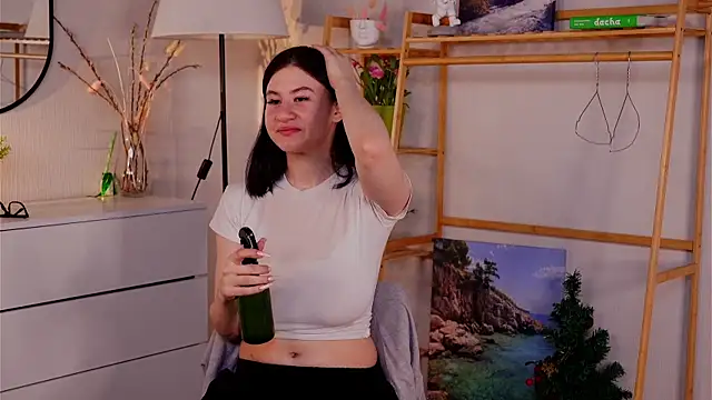 Snapshot of TwilaMode chatting on 03.02.26 TwilaMode online show from 03.02.26