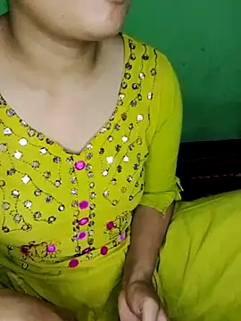 Snapshot of CollegeGrill chatting on 02.22.26 CollegeGrill online show from 02.22.26