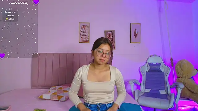 Zoow bluussh online show from 02.24.26