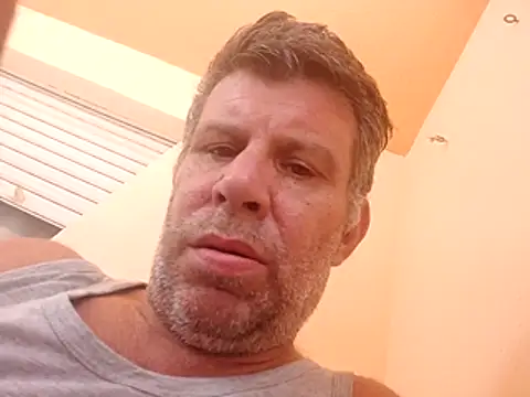 Snapshot of stud2512 chatting on 06.20.26 stud2512 online show from 06.20.26