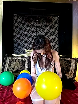 Snapshot of PhoenixStarXO chatting on 04.04.26 PhoenixStarXO online show from 04.04.26