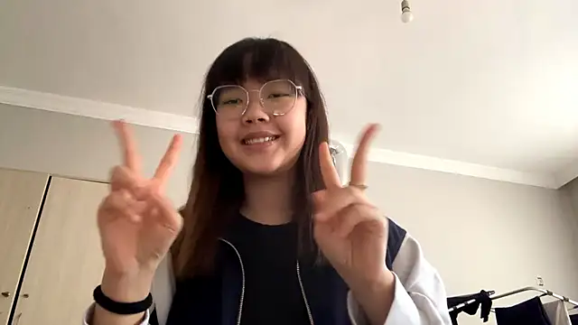 Snapshot of KymCermak chatting on 02.26.26 KymCermak online show from 02.26.26