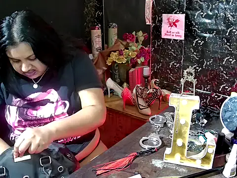 Snapshot of MistressMileenaMiami chatting on 07.13.26 MistressMileenaMiami online show from 07.13.26