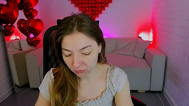 Snapshot of DianaAvis chatting on 02.22.26 DianaAvis online show from 02.22.26