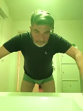 Snapshot of eruzam59000 chatting on 02.22.26 eruzam59000 online show from 02.22.26