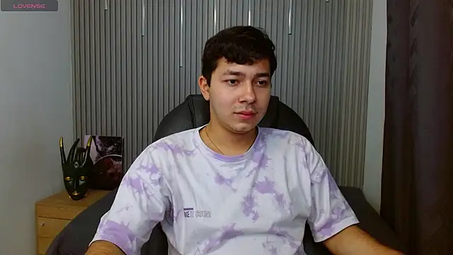 Julian Smith21 online show from 04.07.26