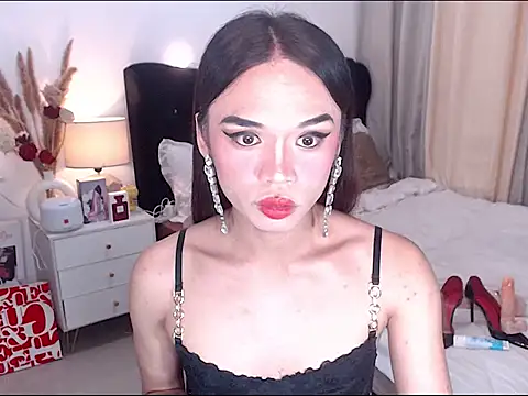 Snapshot of YzaHellsex chatting on 03.09.26 YzaHellsex online show from 03.09.26